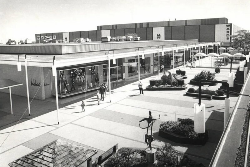 Wonderland Mall (Wonderland Shopping Center) - From Michigan Memories On Facebook (newer photo)